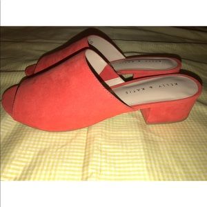 NWT Kelly and Katie mules (Sz9)